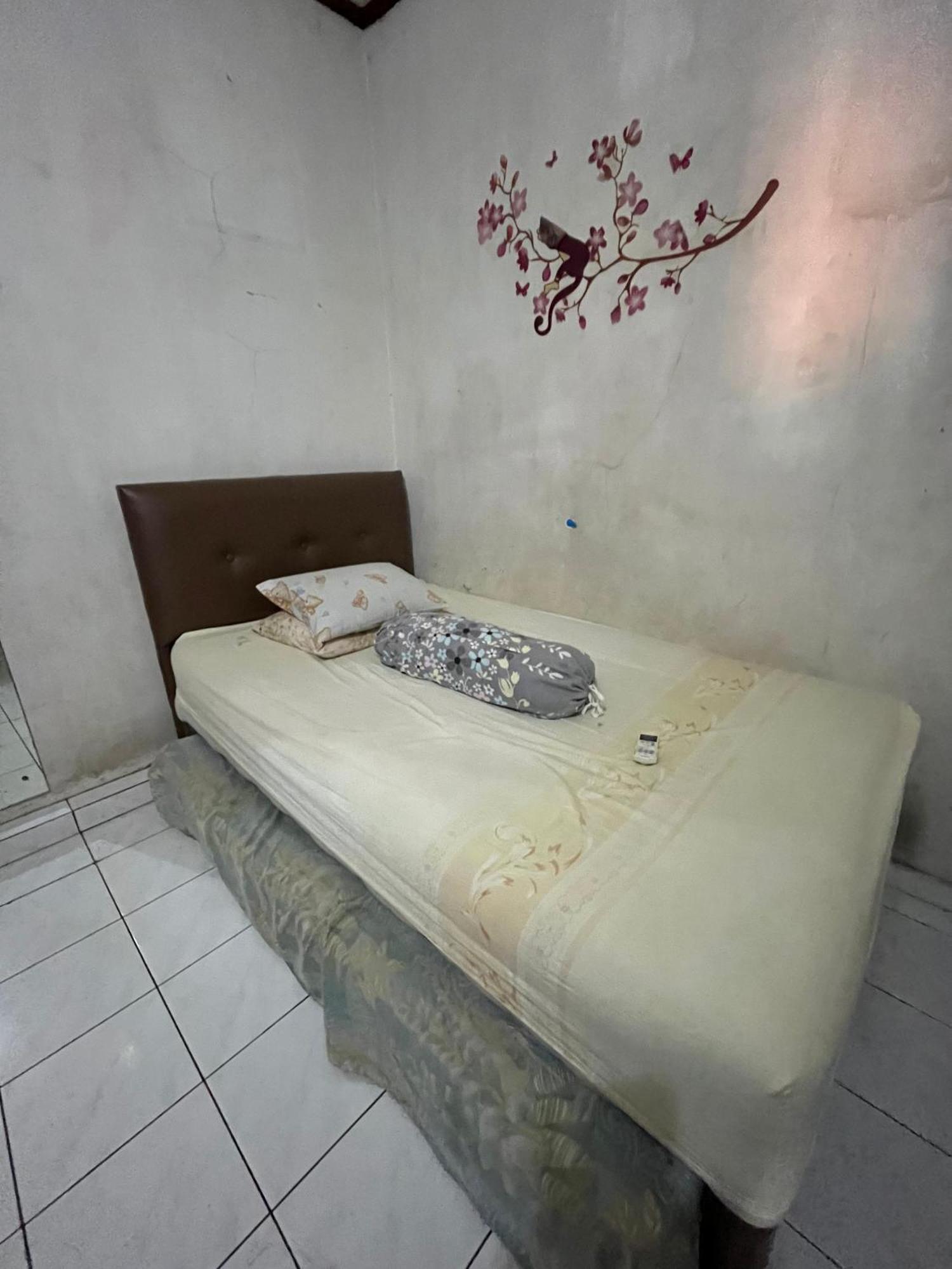 Spot On 94142 Al Fatih Residence Syariah 2 Jakarta Exteriör bild