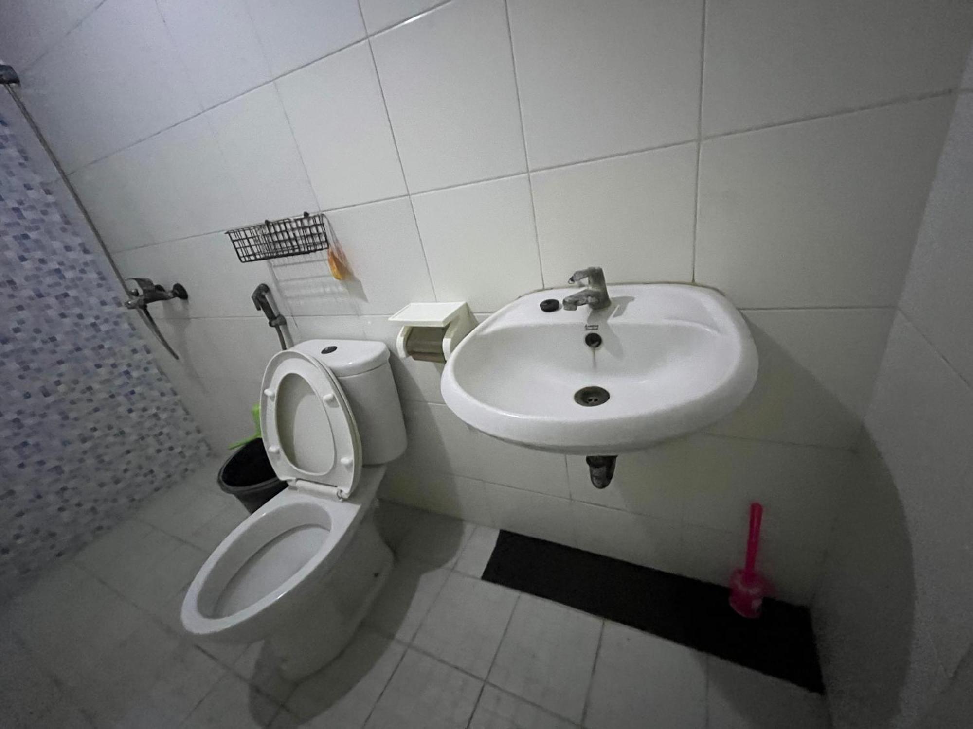 Spot On 94142 Al Fatih Residence Syariah 2 Jakarta Exteriör bild