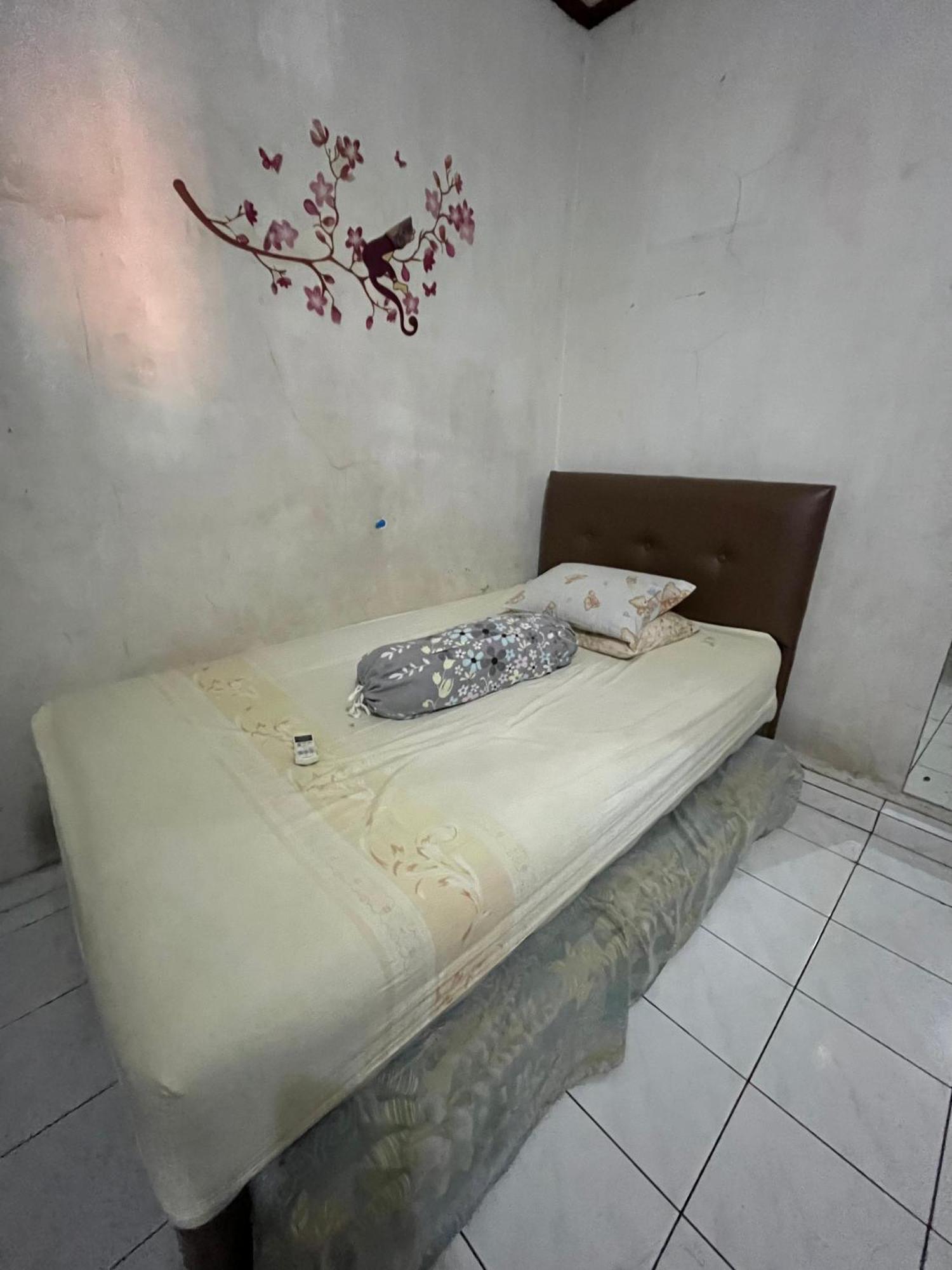 Spot On 94142 Al Fatih Residence Syariah 2 Jakarta Exteriör bild